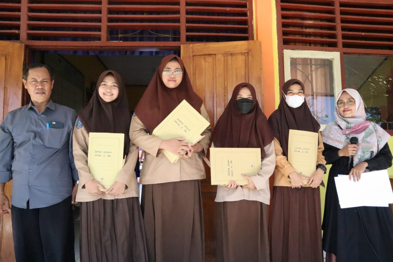 Pembagian Raport Semester Genap 2021